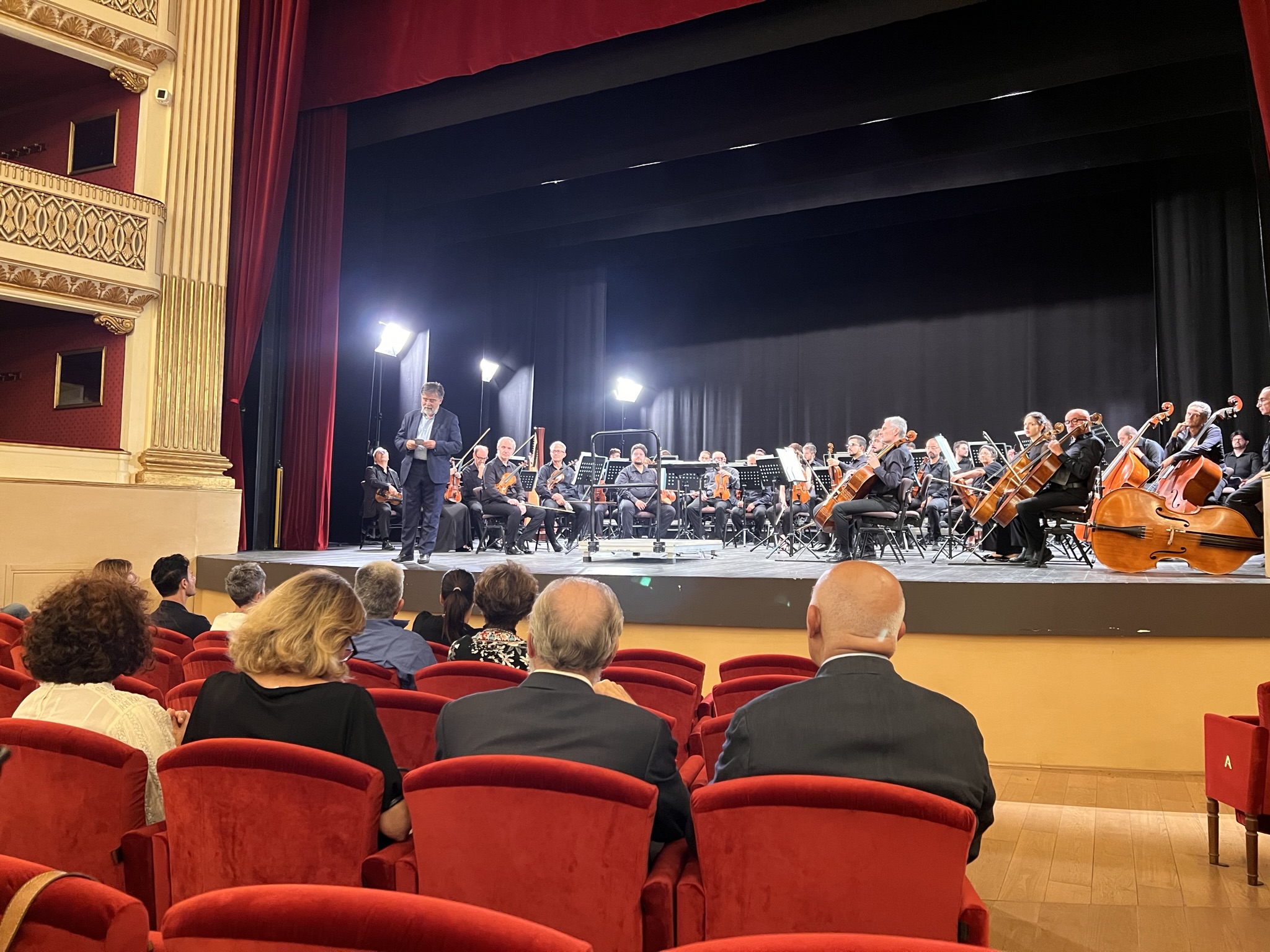 Scopertura Targa Albero della Pace – Accademia Pugliese delle Scienze Scopertura Targa Albero della Pace – Accademia Pugliese delle Scienze